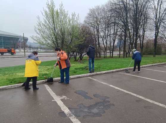"Зеленый Донбасс" шагает по Республике - продолжаем город делать чище! "Зеленый Донбасс" шагает по Республике - продолжаем город делать чище! 3